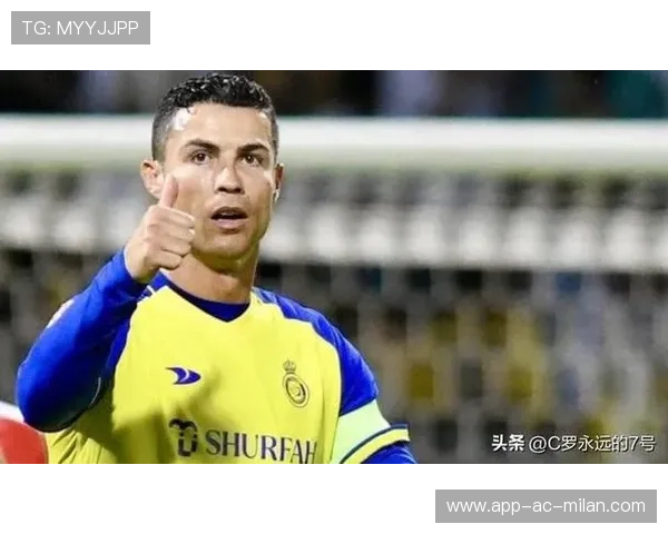 C罗健身房怒练至凌晨，被拍成社交头条