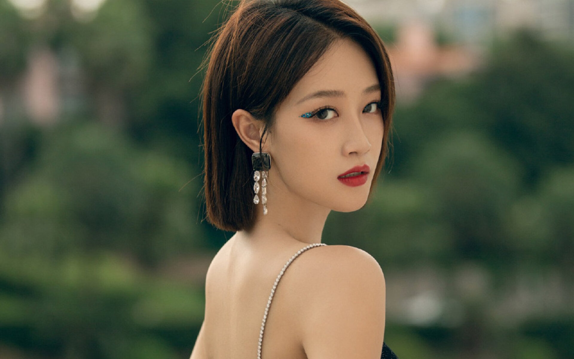 -“壁球：谁才是速度与反应的王者？高新区全民健身馆上演极速之战”