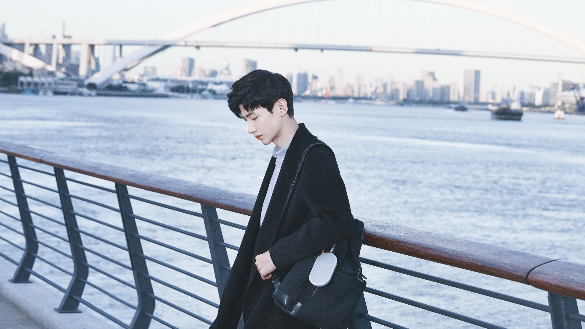 米兰体育官网-麦基翁带领接力队强势回归，麦基翁采访视频