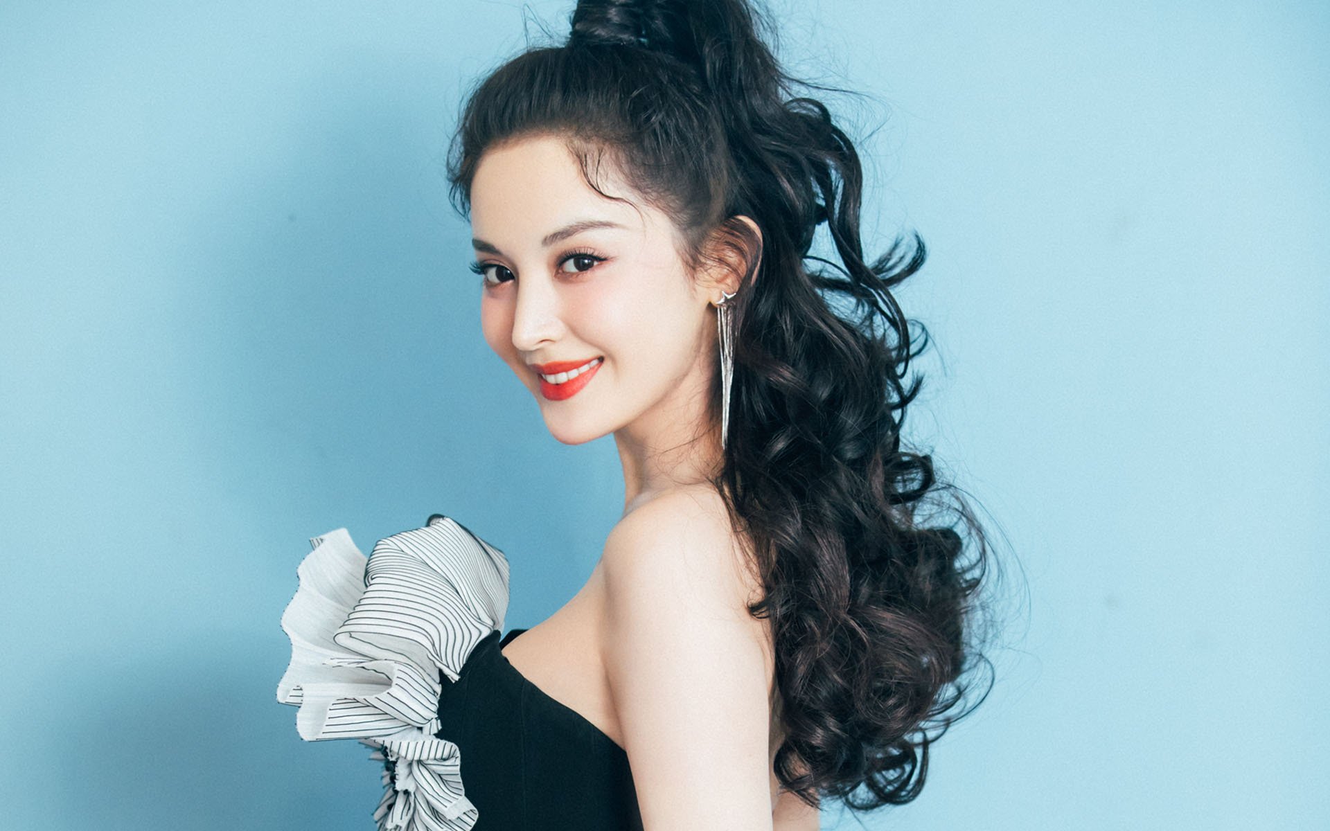 AC米兰-意甲战术变换:层层递进的精彩策略,意甲战况