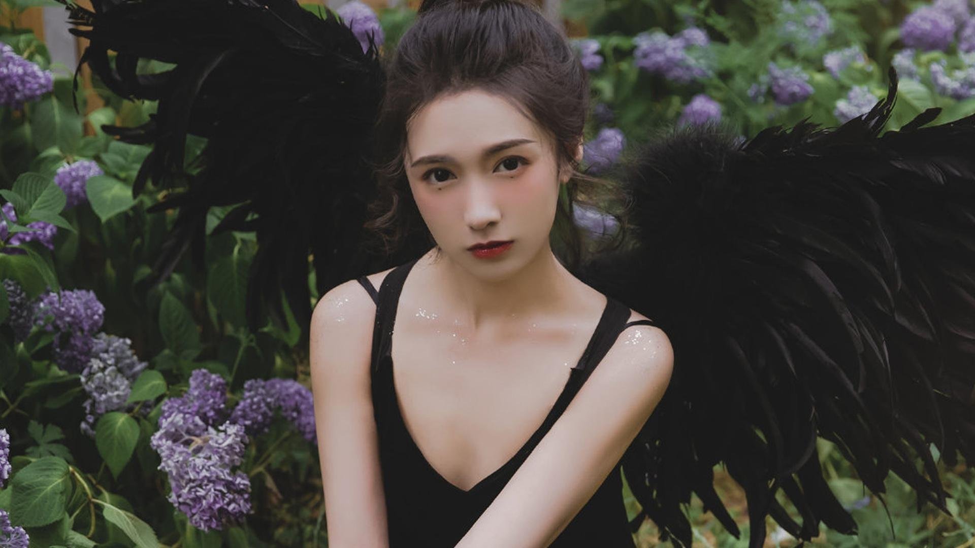 MILANSPORT入口-蛙泳决赛突尼斯女将全力冲刺，女子蛙泳世界冠军